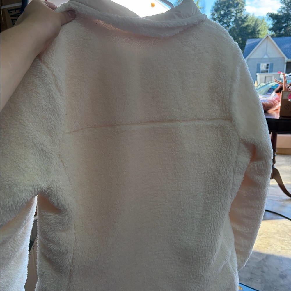 The North Face Women's Off-White Quilted Jacket - Picture 5 of 10
